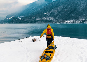 Winter kajak tour on the lake of Brienz