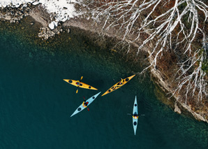 Winter kajak tour on the lake of Brienz