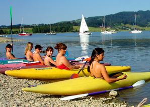 Excursion en kayak sur un lac suisse