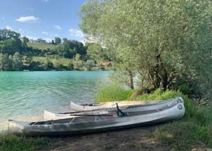 Hiking and canoeing on Lake Gruyère