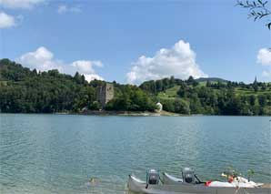 Hiking and canoeing on Lake Gruyère