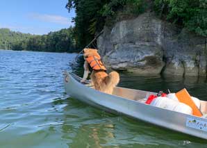 Hiking and canoeing on Lake Gruyère