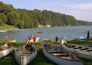 Excursion en canoë sur le lac de Schiffenen