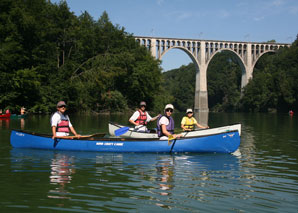 Excursion en canoë sur le lac de Schiffenen