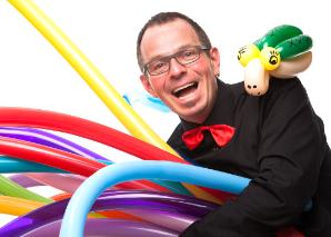 Balloon artist Sascha, the clown for (small and big) children