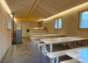 Cours de cuisine en équipe avec ambiance de chalet