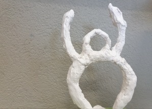 Figuren aus Draht und Gips gestalten