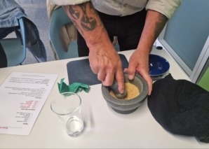 Alles im Griff: der Mörser-Workshop