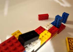 LEGO® Domino – Build a chain reaction