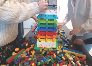 Jouer aux Legos en équipes avec apéro