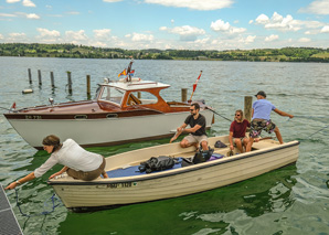 Chasse aux agents de bateaux à moteur sur le lac de Zurich