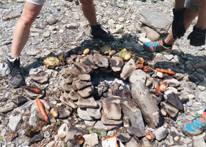 Team cooking in the Peruvian shepherd's oven