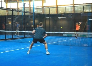 Padel spielen im Team