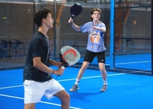 Padel spielen im Team