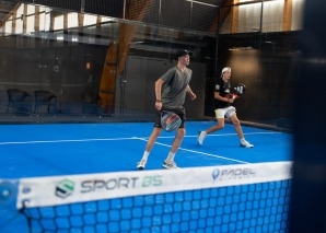 Padel spielen im Team