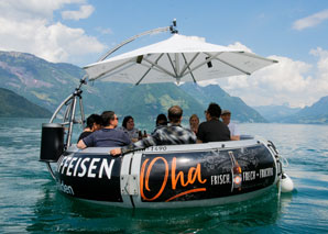 Bateau de fête sur le lac des Quatre-Cantons