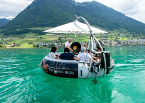 Bateau de fête sur le lac des Quatre-Cantons