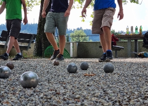 Pétanques dans l'équipe