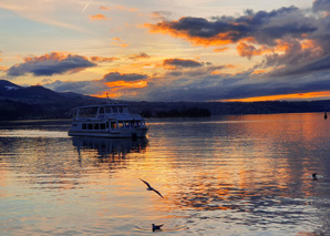 Passenger ship pulling and shipping