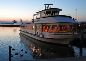 Passenger ship pulling and shipping