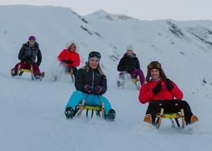 Schlittel- und Skibock-Spass in Adelboden