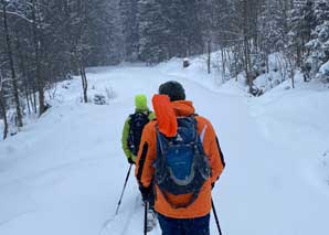 Randonnée en raquettes à neige avec fondue ou raclette