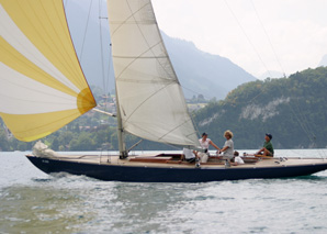 Sailing trip on Lake Thun with aperitif