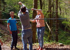 Atelier de technique de corde : Construire un pont de corde ou une tyrolienne