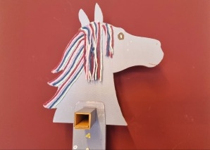 Spassiger Steckenpferd-Workshop und Hobby Horsing