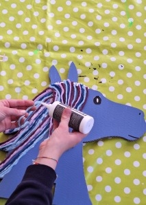 Spassiger Steckenpferd-Workshop und Hobby Horsing
