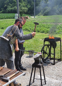 Spear forging - blacksmithing with wood