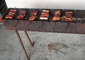 Forger des brochettes et des fourchettes à fondue en Appenzell