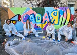 Spray & Bond: Graffiti Crew Experience