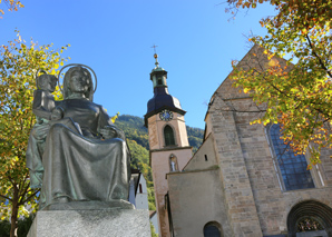 City tour of Chur with a local menu