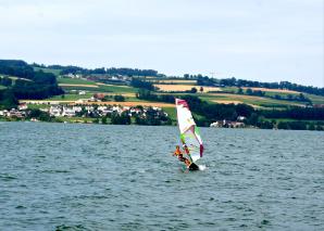 Stand Up Paddling und Windsurfen