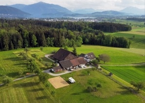Team cooking course in the countryside