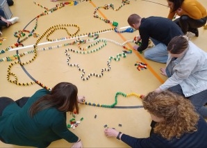 Teamwork mit LEGO®-Steinen und Co.