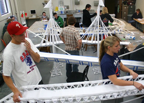 Teamevent Paper Bridge