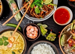 Kochen im Team: asiatische Küche