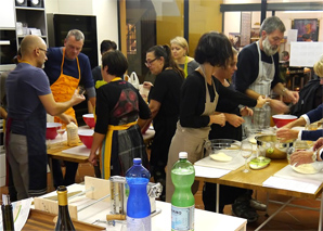 Cuisiner en équipe au Ticino