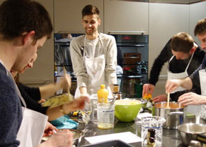 Cuisiner en équipe un menu raffiné