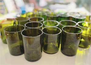 Upcycling workshop: Turn a discarded wine bottle into a drinking glass