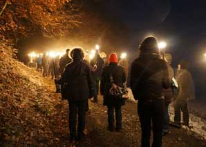 Promenade aux torche jusqu'au repas de Noël avec confection de brioche