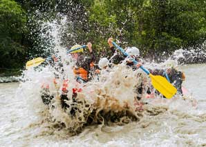 Wildwasser-Rafting im Engadin