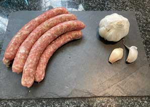 Winterliche Bratwurst herstellen