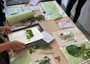 Kreativ-Workshop: Magische Bilder in Cyanblau