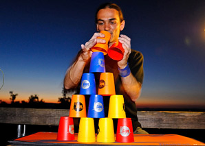 Sport Stacking - construire rapidement une pyramide