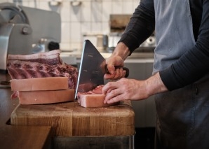 Wurstkurs in der Berner Bio-Metzgerei