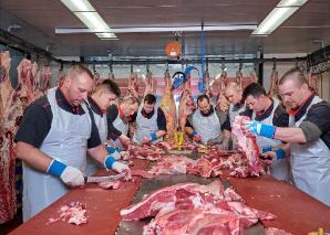 Séminaire sur la saucisse dans une boucherie près de Bâle