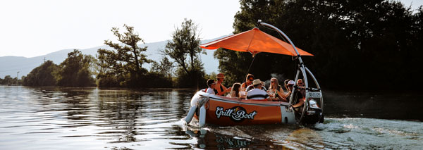 Barbecue boat on the Aare